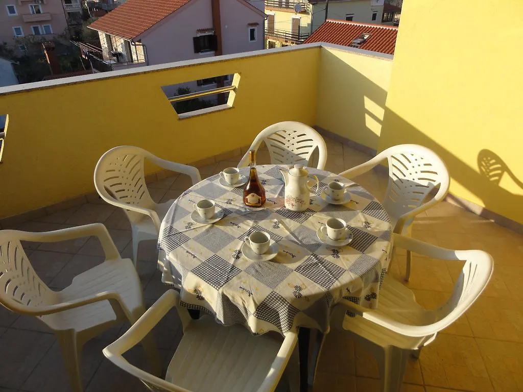 Apartments Sestan Задар