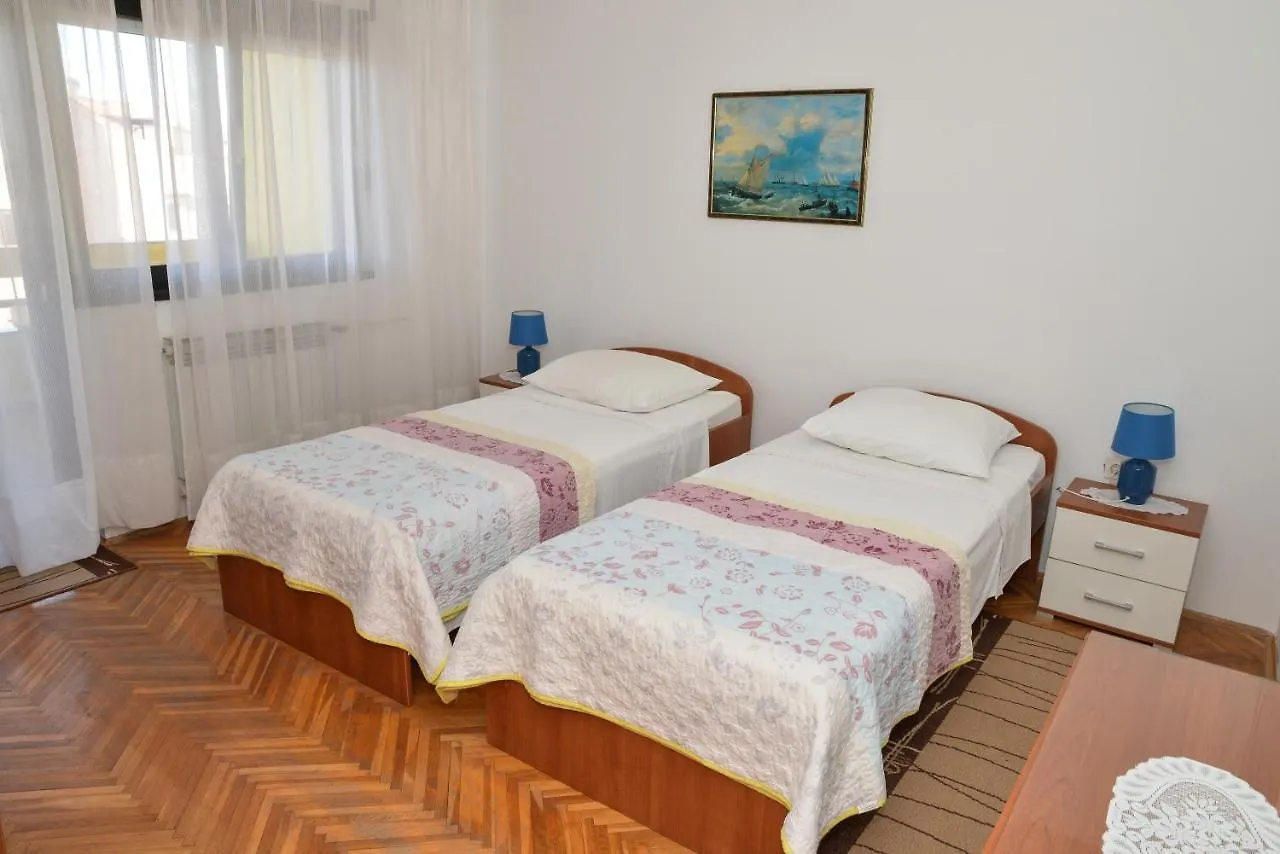 Apartments Sestan Задар