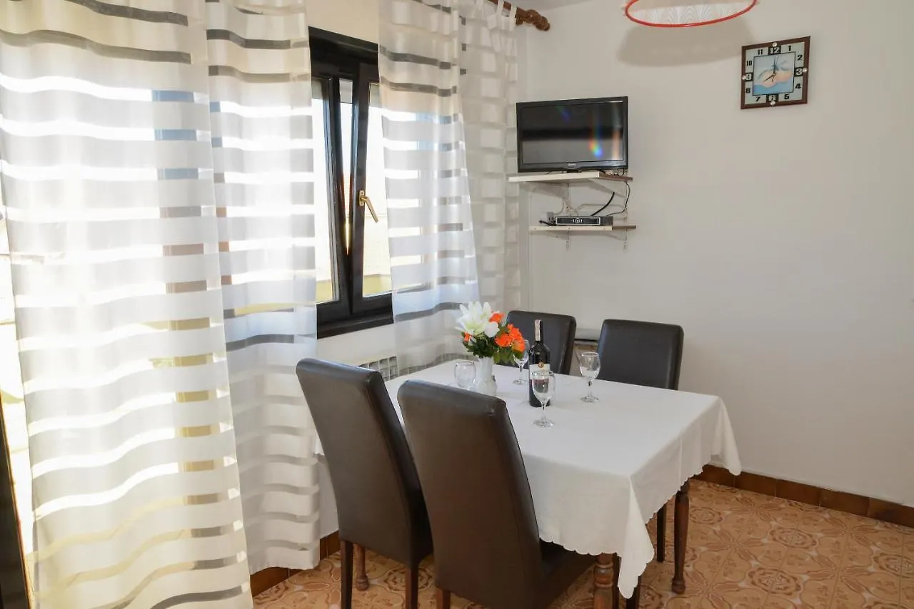 Apartments Sestan Задар